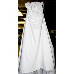 WHITE WEDDING DRESS SIZE:14