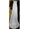 Image 2 : WHITE WEDDING DRESS SIZE:14