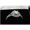 Image 2 : #46 14K GOLD DIAMOND 0.64ct & 96 SIDE DIAMONDS