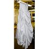 Image 2 : ENCHANT WHITE WEDDING DRESS SIZE:10
