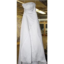 WEDDING DRESS SIZE: UNKNOWN