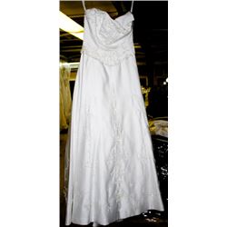 WHITE WEDDING DRESS SIZE: 12