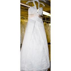 DA VINCI WEDDING DRESS SIZE: 16