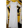 Image 2 : WHITE WEDDING DRESS SIZE: 12W