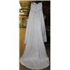 Image 2 : WHITE WEDDING DRESS SIZE: 16