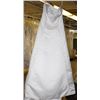Image 1 : WHITE & SILVER WEDDING DRESS SIZE: 16