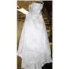 Image 1 : WHITE WEDDING DRESS SIZE: 10