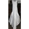 Image 2 : WHITE WEDDING DRESS SIZE: UNKNOWN