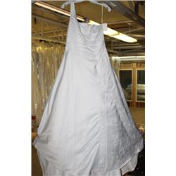 WHITE WEDDING DRESS SIZE: 14