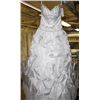 Image 1 : WEDDING DRESS W/ ACCENT SIZE: 4