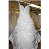 Image 1 : IVORY WEDDING DRESS SIZE: 8