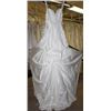 Image 2 : IVORY WEDDING DRESS SIZE: 8