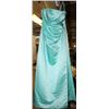 Image 1 : LIGHT GREEN BRIDAL DRESS SIZE: 18