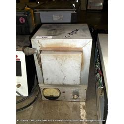 THERMOLYNE 1400 FURNACE