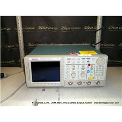 TEKTRONIX TDS654 COLOR FOUR CHANNEL DIGITAL REAL TIME OSCILLOSCOPE (print sequence:) 65529