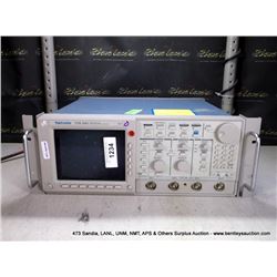 TEKTRONIX TDS 540 OSCILLOSCOPE (print sequence:) 65368 744709