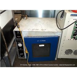 COLE-PARMER 8050 LABORATORY VACUUM OVEN