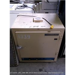 VWR 1360 SCIENTIFIC OVEN