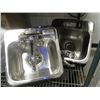 Image 1 : S/S Handwink with Faucets
