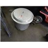 Image 1 : LARGE PRESSURE COOKER