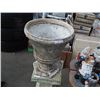 Image 1 : CONCRETE/RESIN - URN