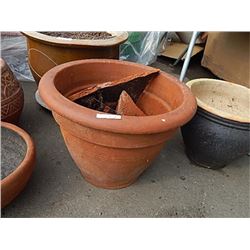 CLAY POT - LARGE