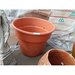 PLANT POT - LARGE