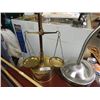 Image 1 : VINTAGE BRASS GOLD BALANCE SCALE