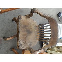 VINTAGE CHAIR