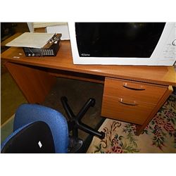 SINGLE PEDISTAL DESK