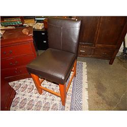 LEATHER BAR STOOL - NEW