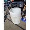 Image 1 : PLASTIC BARREL