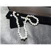 Image 2 : NECKLACE AND EARRING SET - SOUTH SEA WHITE SHELL PEARLS - HAND TIED - NEW