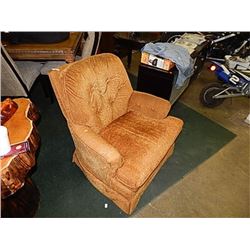 SWIVAL ROCKING ARM CHAIR