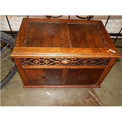 VINTAGE OAK STORAGE BOX