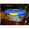 Image 1 : TUB OF CRAYONS