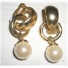 Image 1 : VINTAGE LARGE PEARL EARRINGS GOLD-TONED!! EARRINGS CAME OUT OF SAFE!!