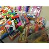 Image 6 : MASSIVE lot of 103 Pez toys