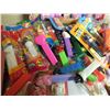 Image 8 : MASSIVE lot of 103 Pez toys