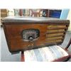 Image 1 : Antique Battery tube radio