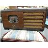 Image 2 : Antique Battery tube radio