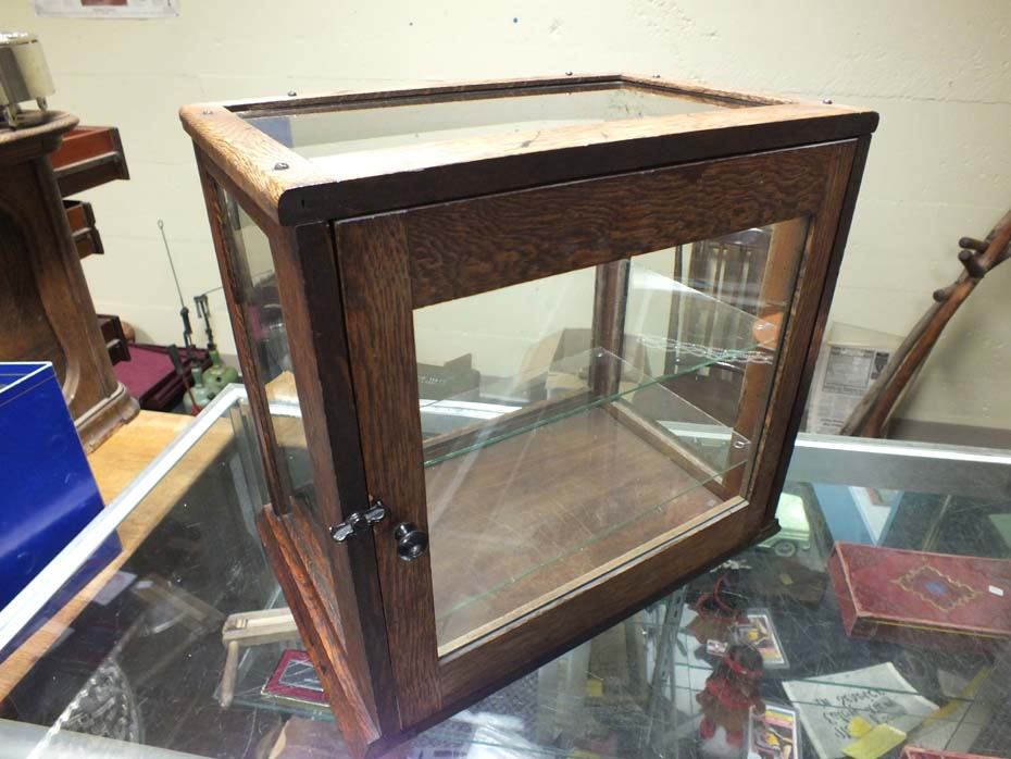Antique counter top display case 1 Bodnarus Auctioneering