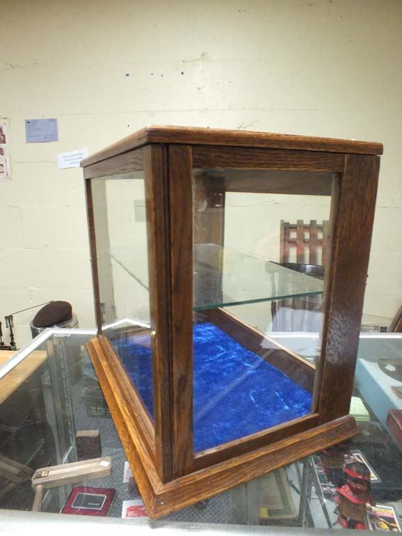 Antique counter top display case 2 Bodnarus Auctioneering