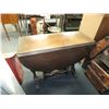 Image 4 : Antique Swing leg table