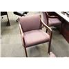 Image 2 : HON BURGUNDY MAHOGANY FRAMED CLIENT CHAIR