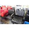 Image 1 : 3 BLACK SALON STATION CHAIRS