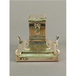 An Edwardian silver inkwell, of squat classical form, no liner, Sheffield 1902, 7.5cm Est. 150/18...