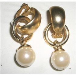 VINTAGE LARGE PEARL EARRINGS GOLD-TONED!! EARRINGS CAME OUT OF SAFE!!