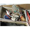 Image 2 : LARGE BOX LOT VINTAGE LADIES SHOES