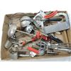 Image 2 : JACKPOT BOX VINTAGE KITCHEN UNTENSILS